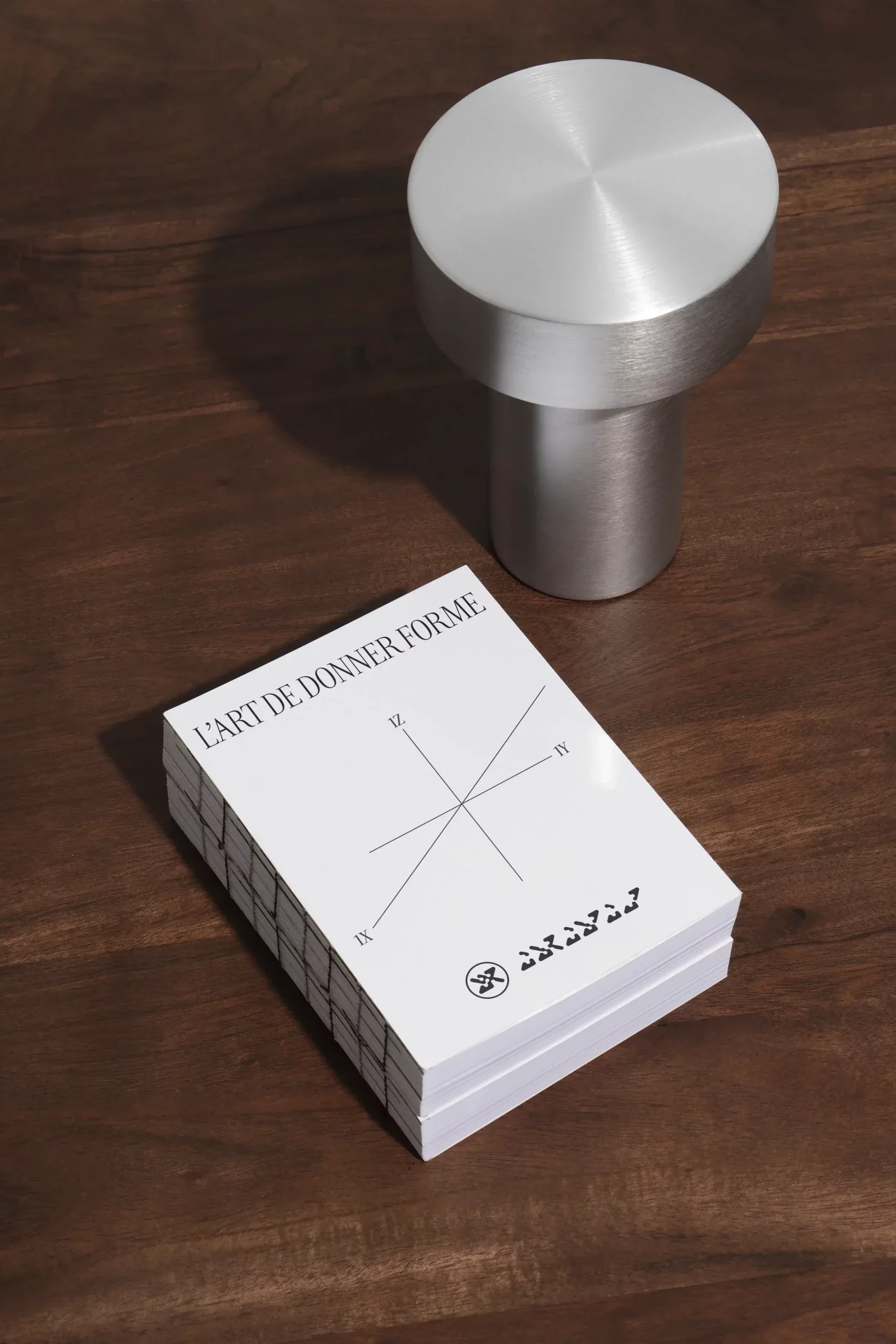 Magazine sur une table